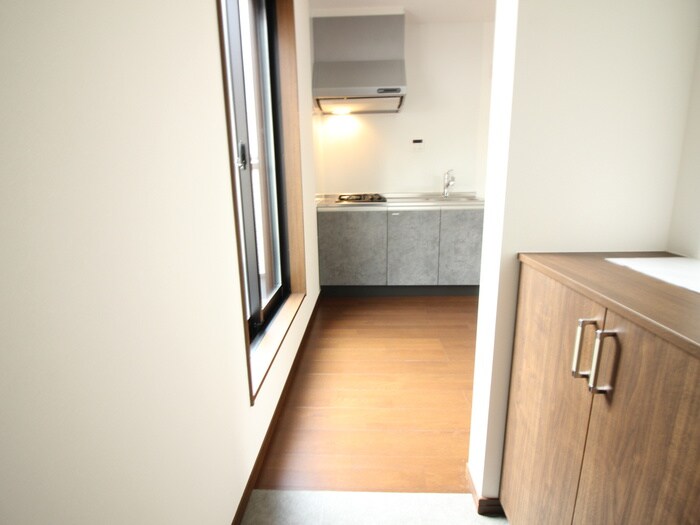 物件内観写真16　(玄関)