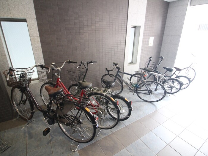 物件外観写真5　(駐輪場)