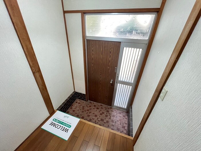 物件内観写真22　(玄関)
