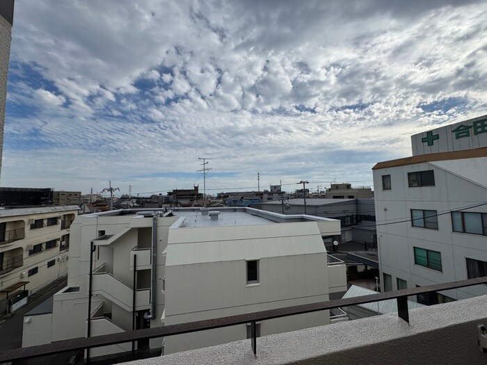 物件内観写真15　(室内からの展望)