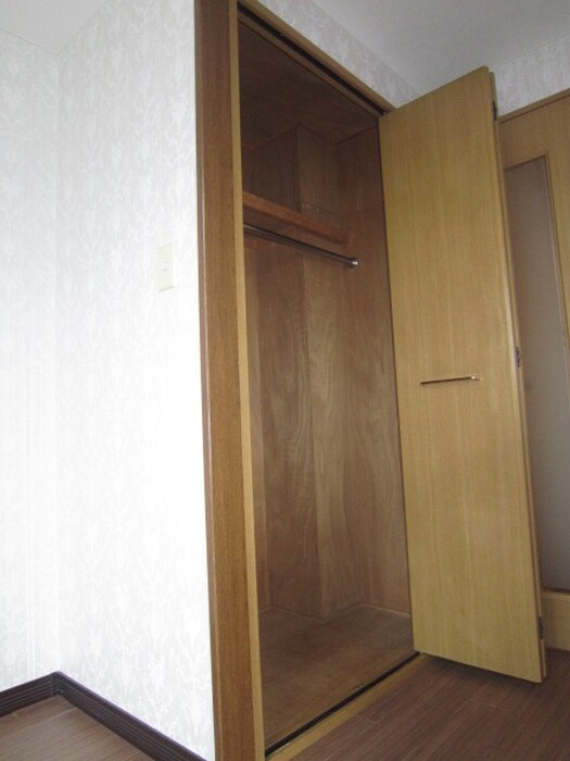 物件内観写真12　(収納)