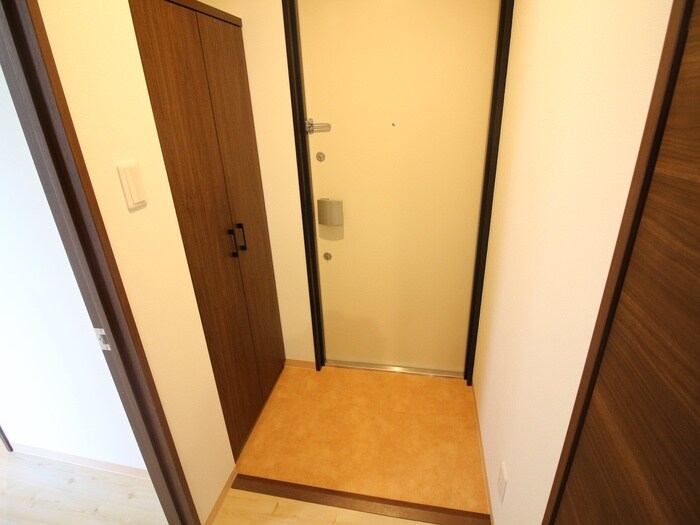 物件内観写真17　(玄関)