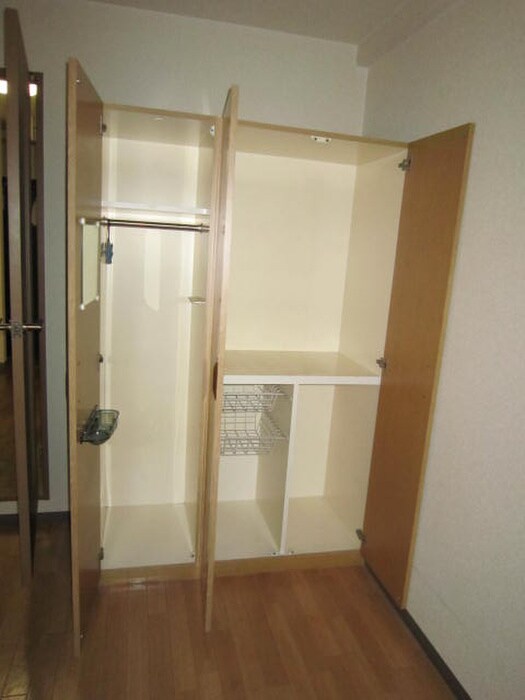 物件内観写真13　(収納)