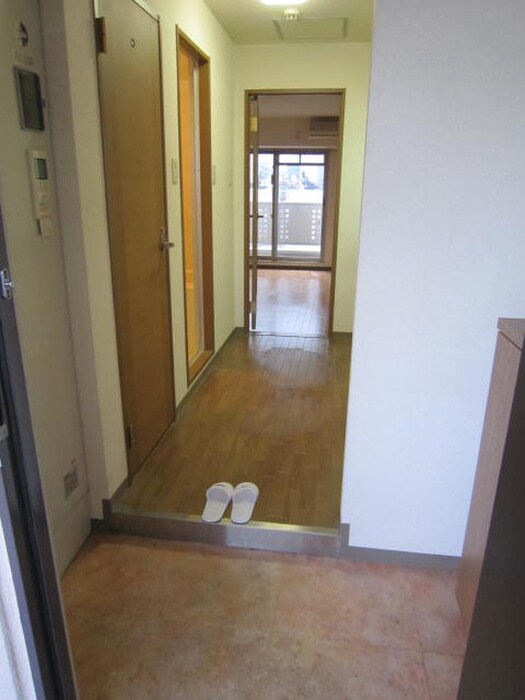 物件内観写真15　(玄関)