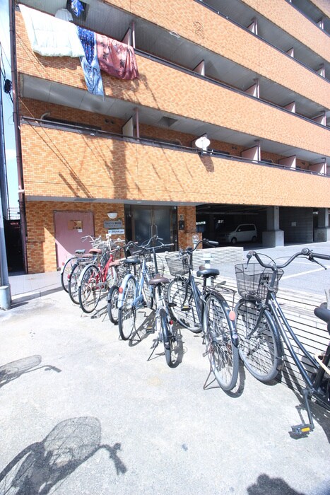 物件外観写真4　(駐輪場)