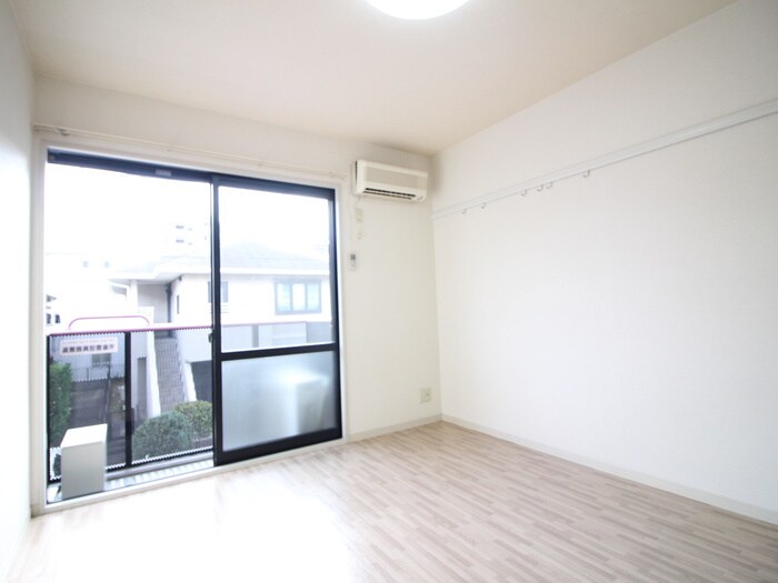 物件内観写真10　(居室)