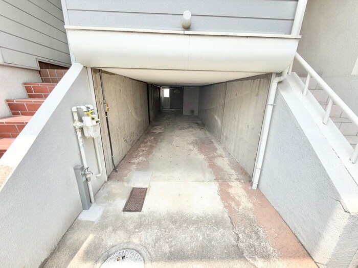 物件外観写真3　(駐車場)