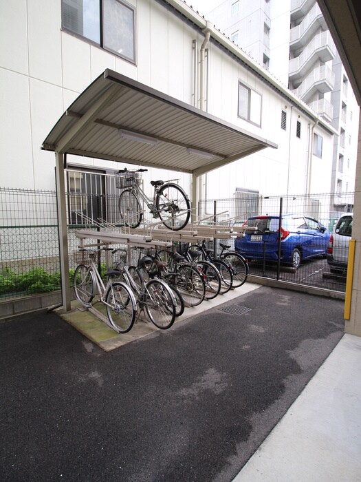 物件外観写真4　(エントランス部分)