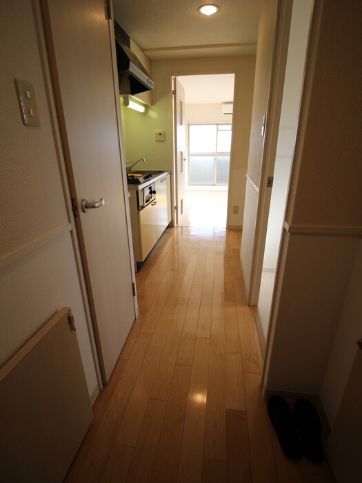 物件内観写真16　(廊下)