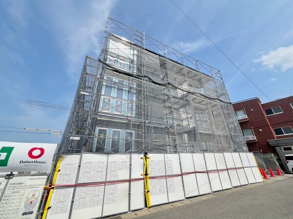 建築中