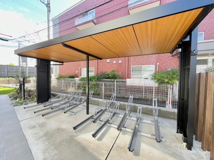 物件外観写真4　(駐輪場)