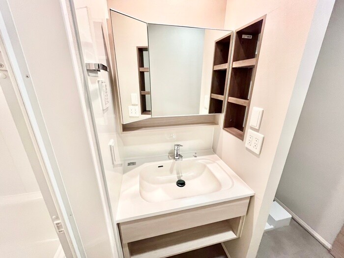 物件内観写真11　(洗面)