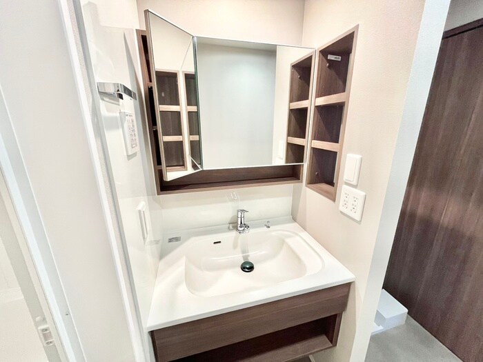 物件内観写真11　(洗面)