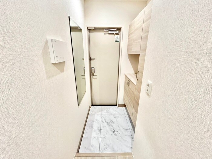 物件内観写真13　(玄関)