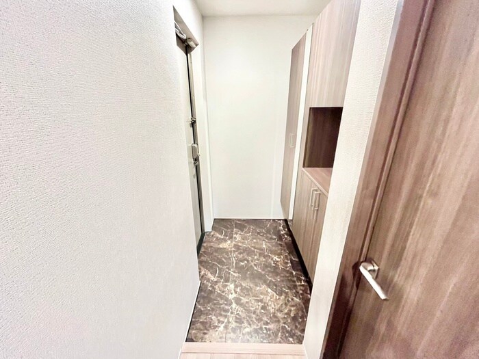 物件内観写真13　(玄関)