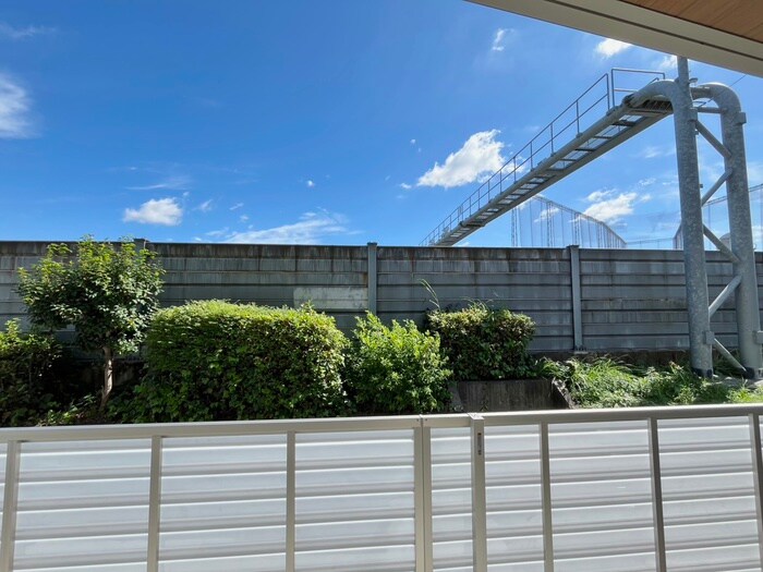 物件内観写真14　(室内からの展望)