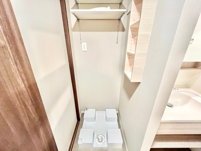 物件内観写真16　(洗濯機置場)