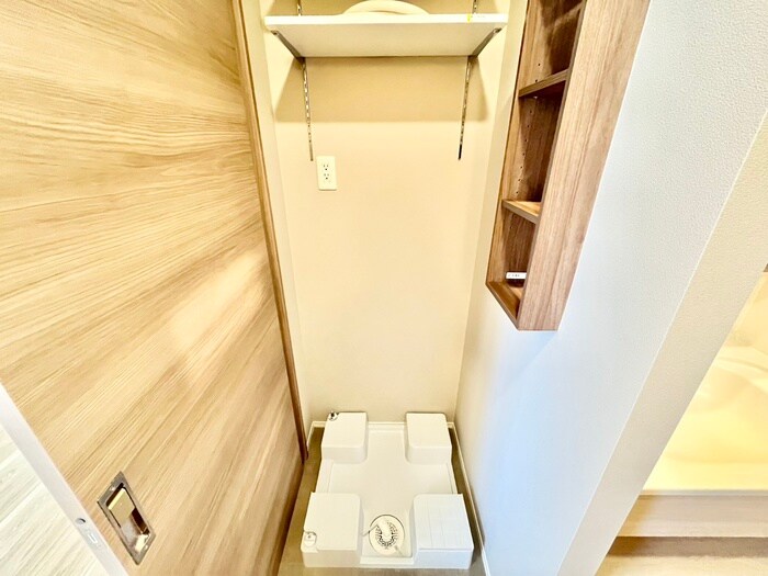 物件内観写真18　(洗濯機置場)
