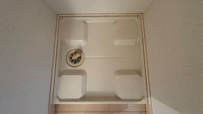 物件内観写真15　(洗濯機置場)