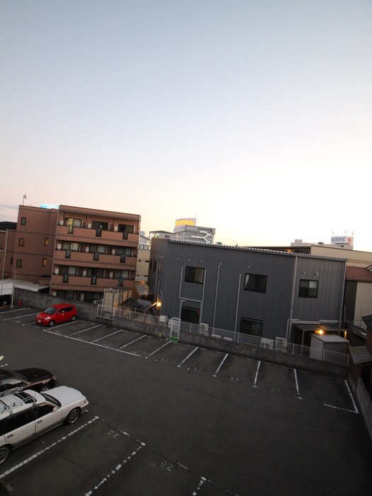 物件内観写真16　(室内からの展望)