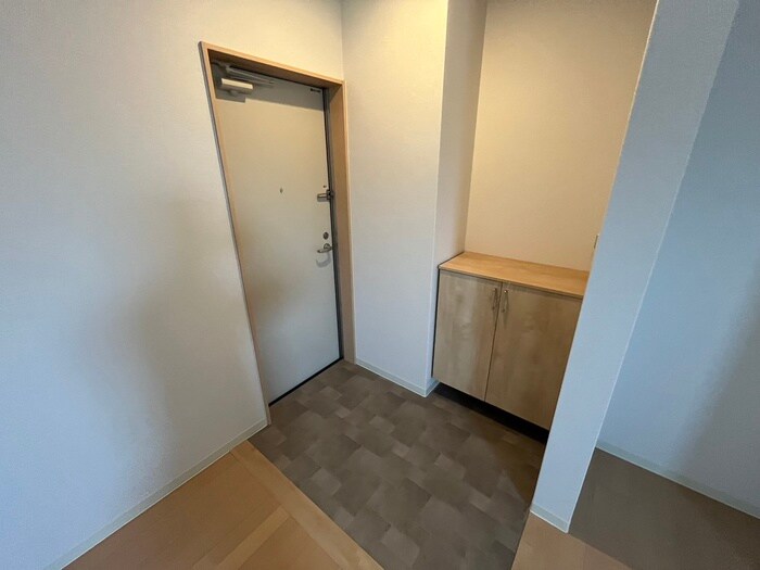 物件内観写真15　(玄関)