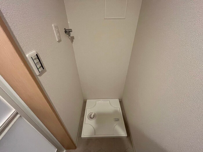 物件内観写真18　(洗濯機置場)