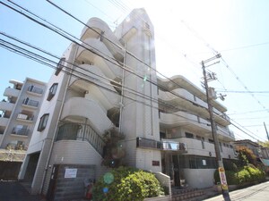 ら・ぽ-る外観写真