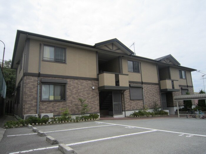 物件外観写真2　(駐車場)