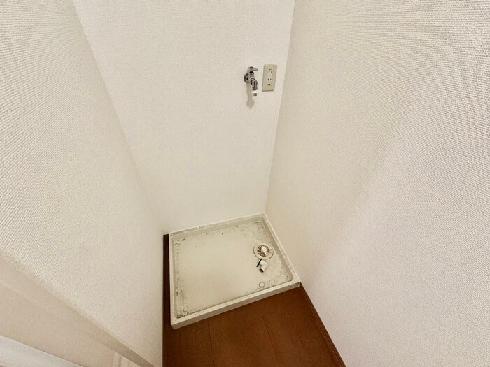 物件内観写真12　(洗濯機置場)
