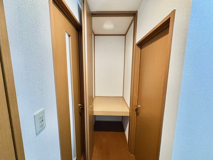 物件内観写真15　(収納)