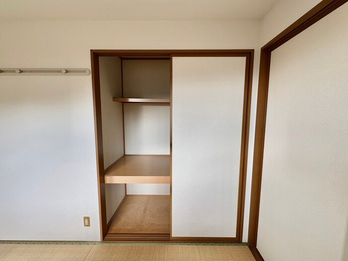 物件内観写真16　(収納)