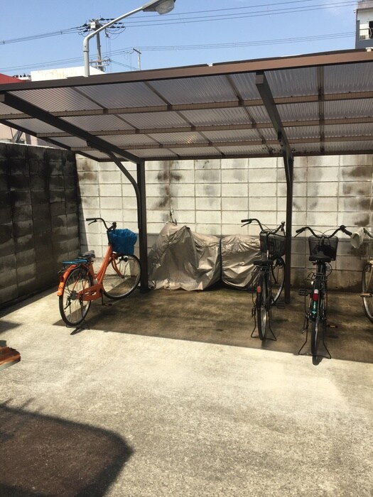物件外観写真2　(駐輪場)