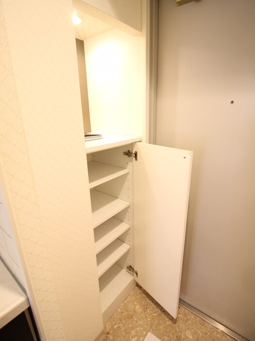 物件内観写真14　(靴箱)