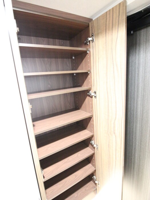 物件内観写真4　(靴箱)