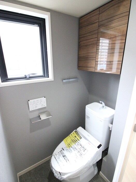 物件内観写真5　(トイレ)