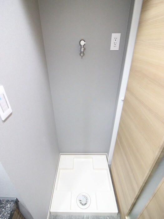 物件内観写真7　(洗濯機置場)