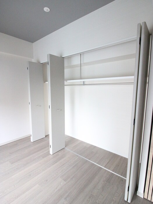 物件内観写真12　(収納)