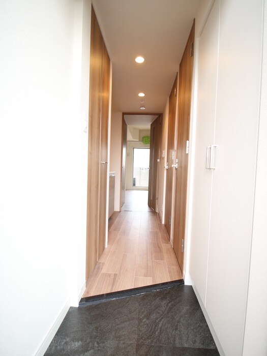 物件内観写真18　(廊下)