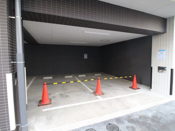 物件外観写真6　(駐車場)