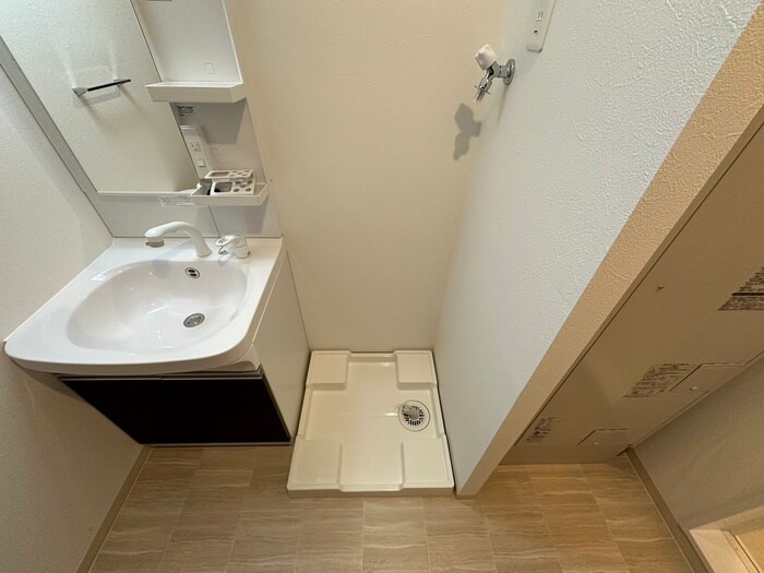 物件内観写真16　(洗濯機置場)