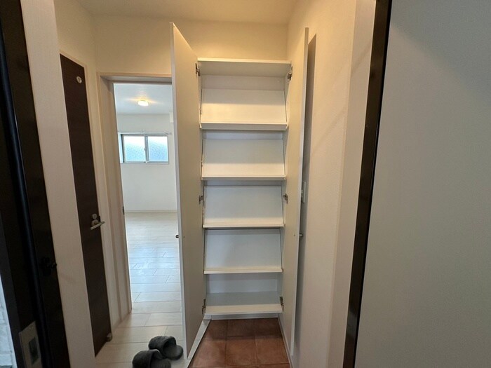 物件内観写真19　(靴箱)