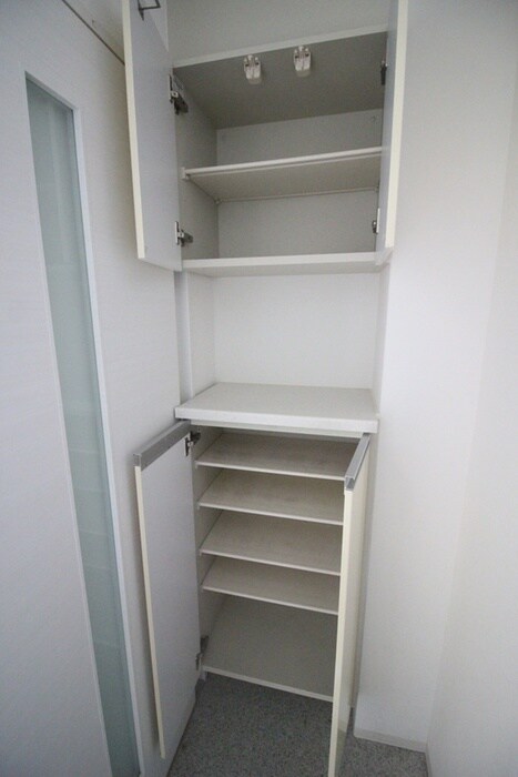 物件内観写真8　(靴箱)