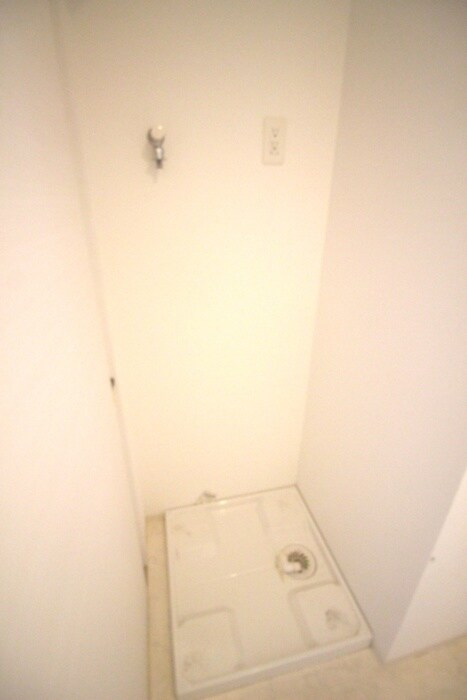 物件内観写真13　(洗濯機置場)