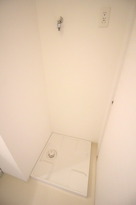 物件内観写真14　(洗濯機置場)