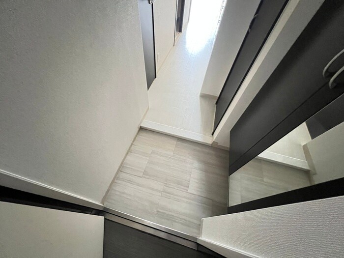 物件内観写真11　(玄関)