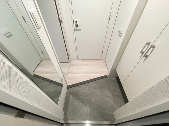 物件内観写真16　(玄関)