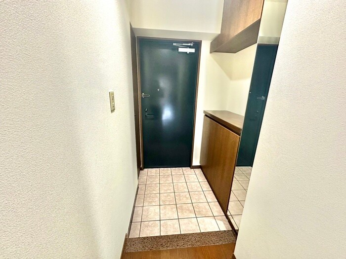 物件内観写真19　(玄関)