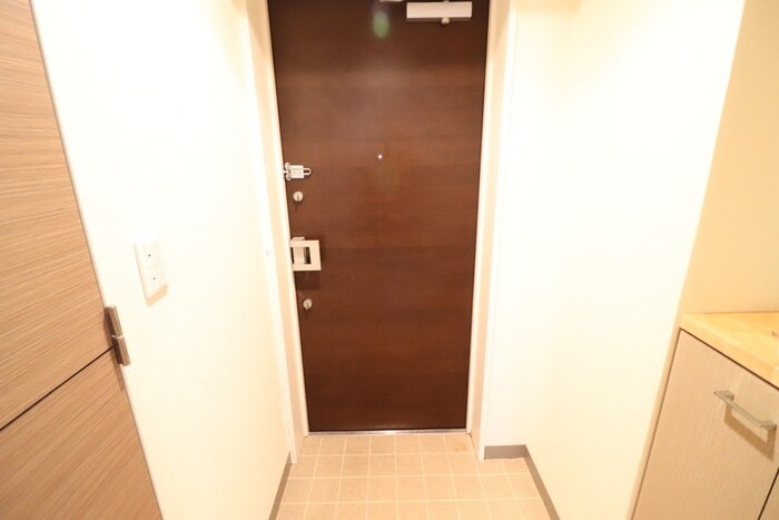 物件内観写真18　(玄関)