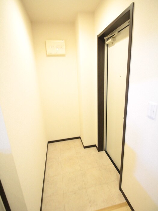 物件内観写真7　(玄関)