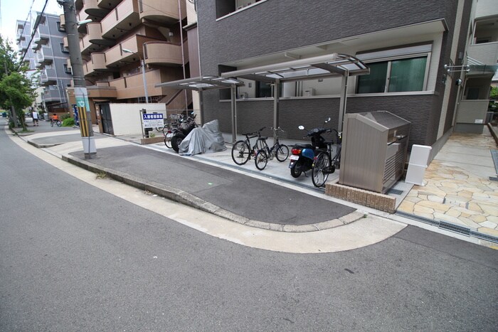 物件外観写真3　(駐輪場)